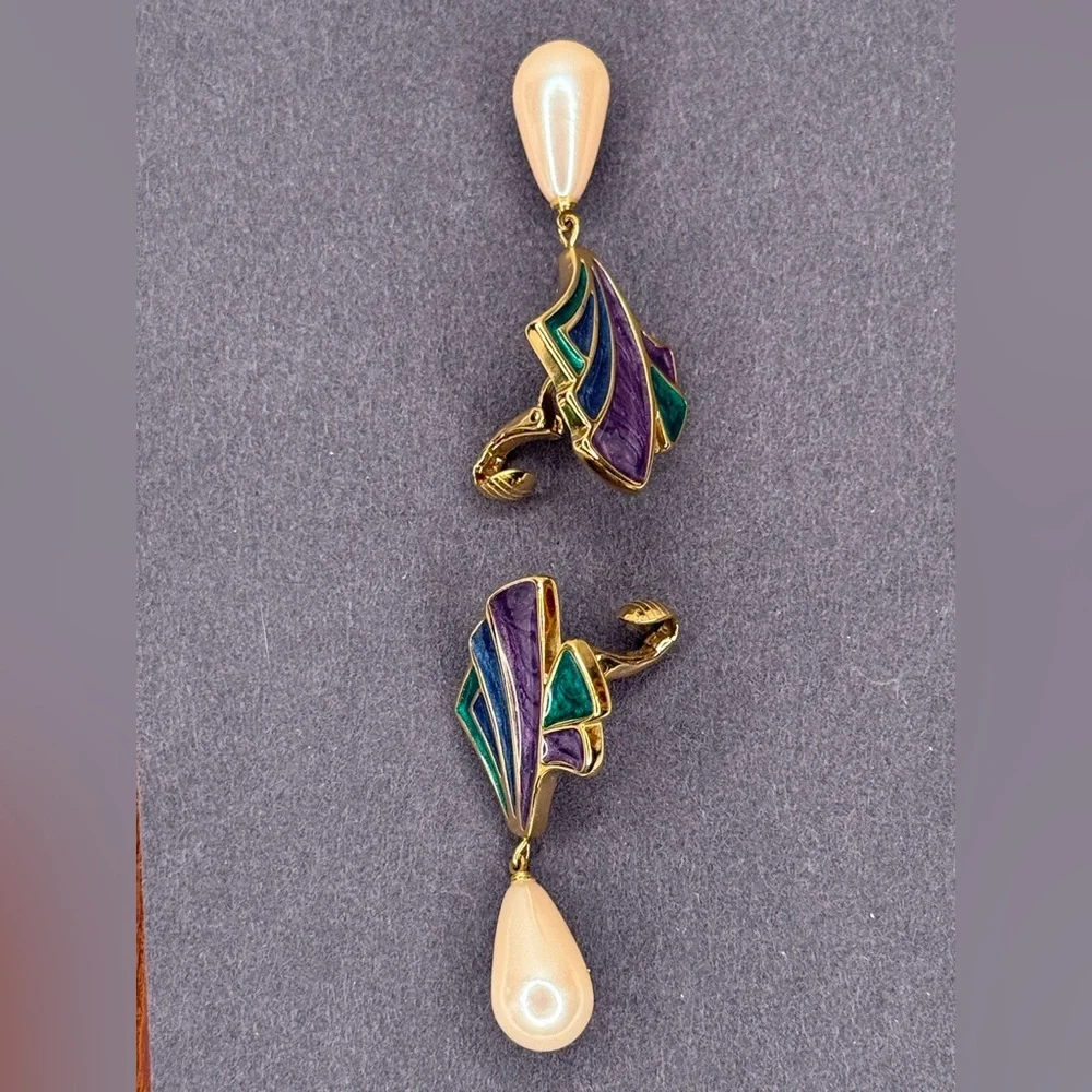 Vintage Trifari Enamel Drop Earrings Purple Green Blue Faux Pearl Clip On 1980s - Picture 5 of 7